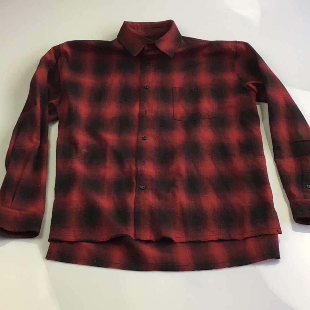 Need men’s flannel button down shirt red/black size M